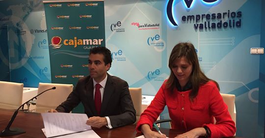 Angela de Miguel y el director territorial de Cajamar Caja Rural Luis Ignacio Lucas