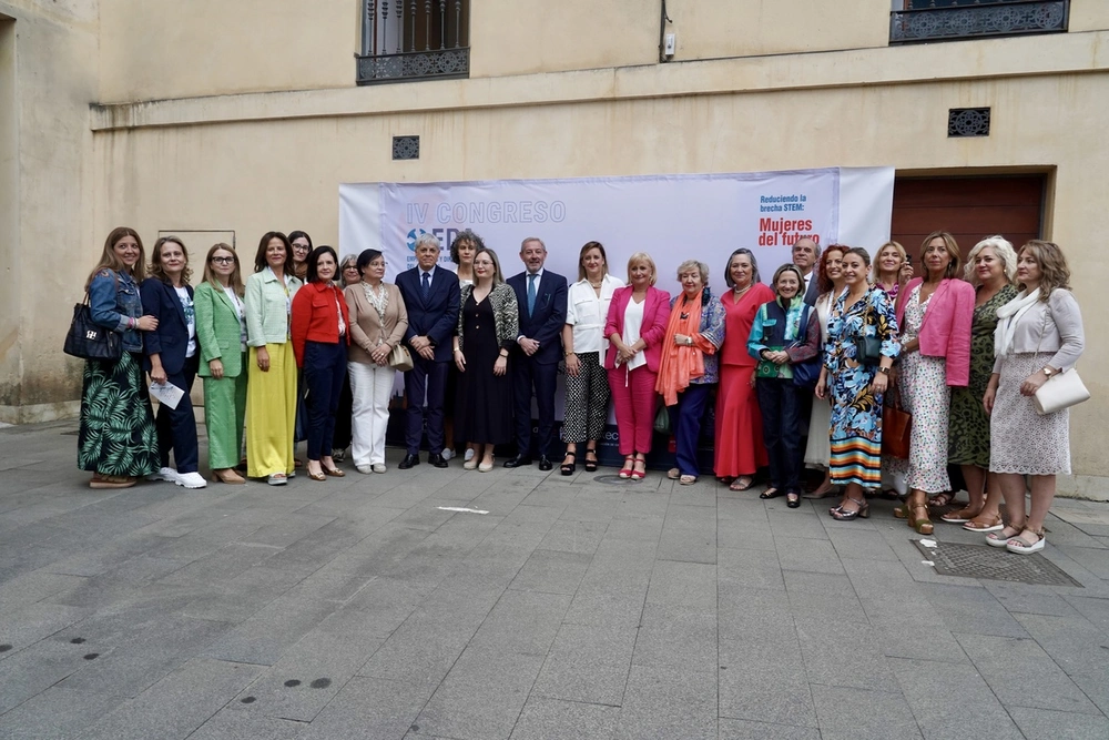 Más de 700 mujeres reciben ayudas de la Junta para emprender - Foto: Campillo ICAL