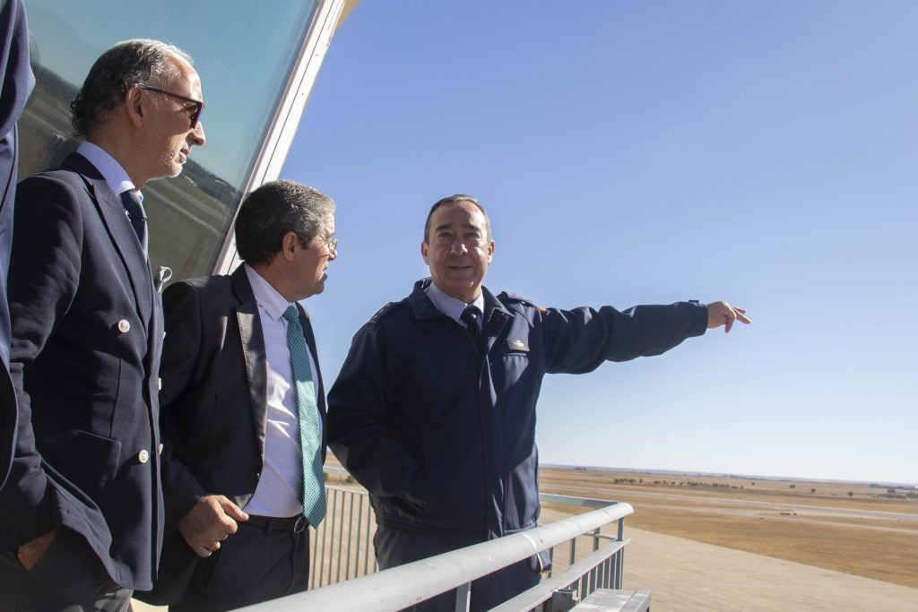 Visita CEOE Valladolid a la Base Aérea de Villanubla
