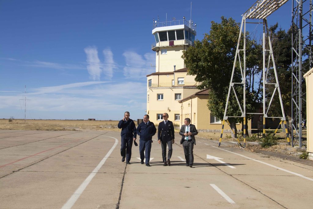 Visita CEOE Valladolid a la Base Aérea de Villanubla